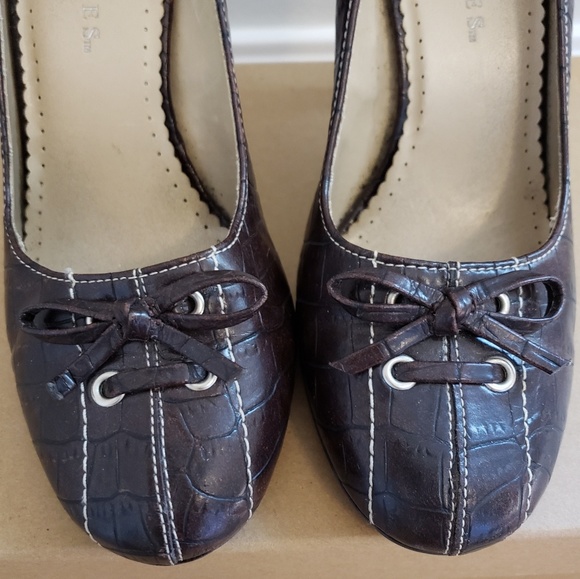 Maurice's Heels with Laces & Bows - Picture 6 of 8